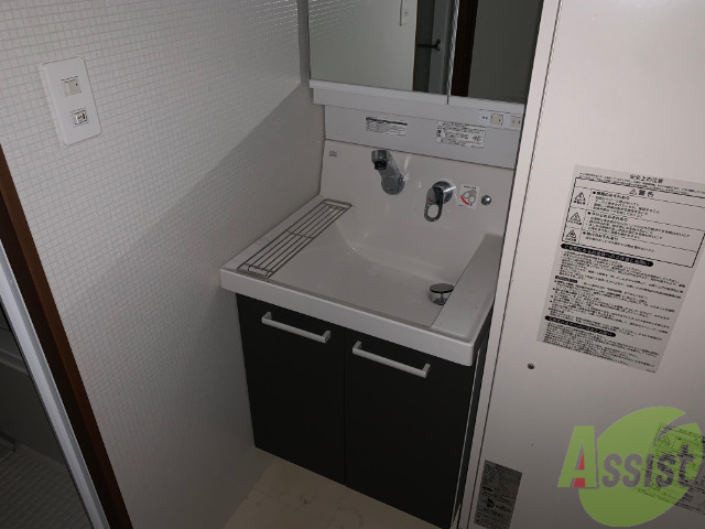 洗面設備　洗面は独立ですので忙しい朝もばっちりですね。