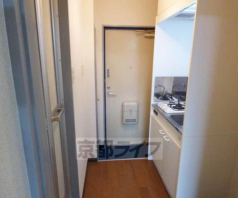 玄関　広々とした玄関です。