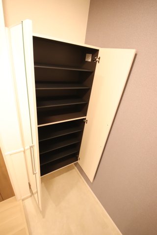 収納　シューズボックス