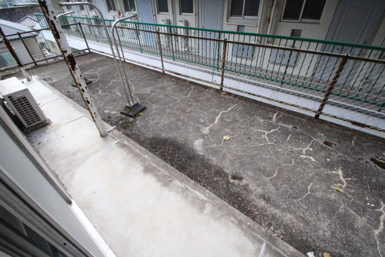 バルコニー　※別号室の写真です