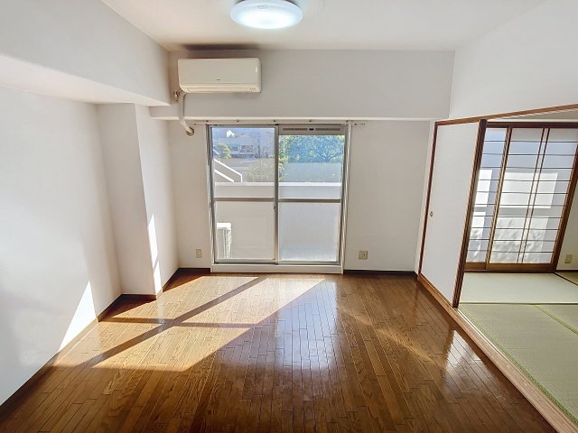 居室・リビング　現況と異なる場合は現況を優先します。2025年12月撮影