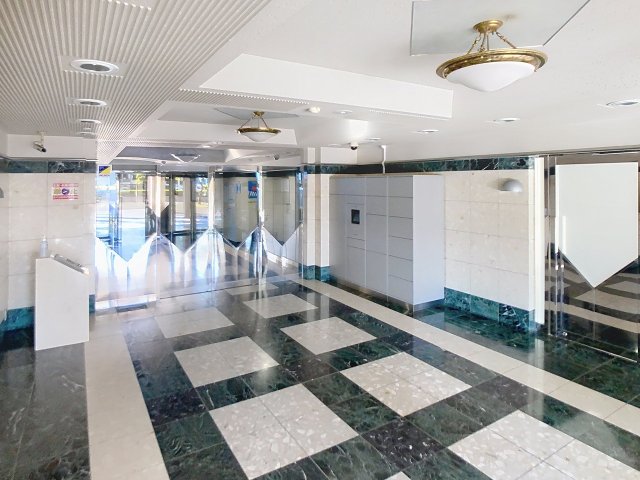 エントランス　現況と異なる場合は現況を優先します。2025年12月撮影