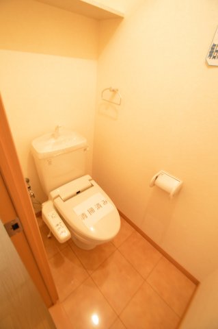 トイレ　温水洗浄便座付