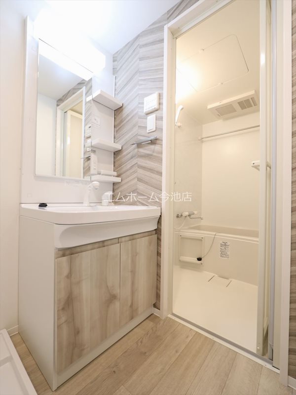 洗面設備　独立洗面台（シャンプードレッサー付）