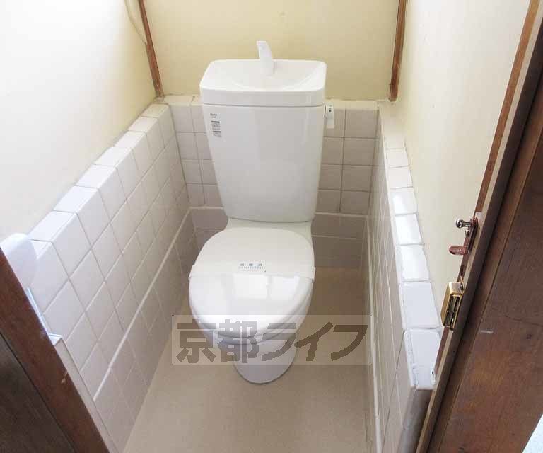 トイレ　清潔感のあるお手洗いです。