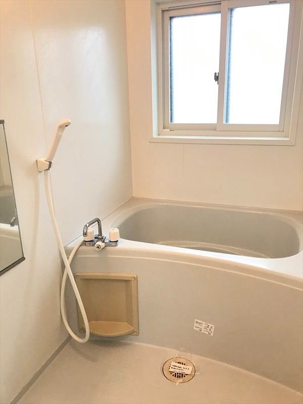 バス・シャワールーム　浴室の様子