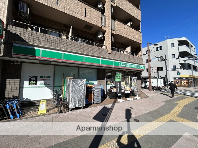 コンビニ　ローソンストア１００（コンビニ）まで495m