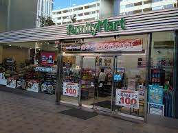 コンビニ　ファミリーマート 泉岳寺北店（コンビニ）まで214m