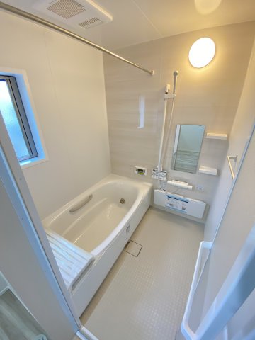 バス・シャワールーム　追い焚き・浴室換気乾燥機付き♪