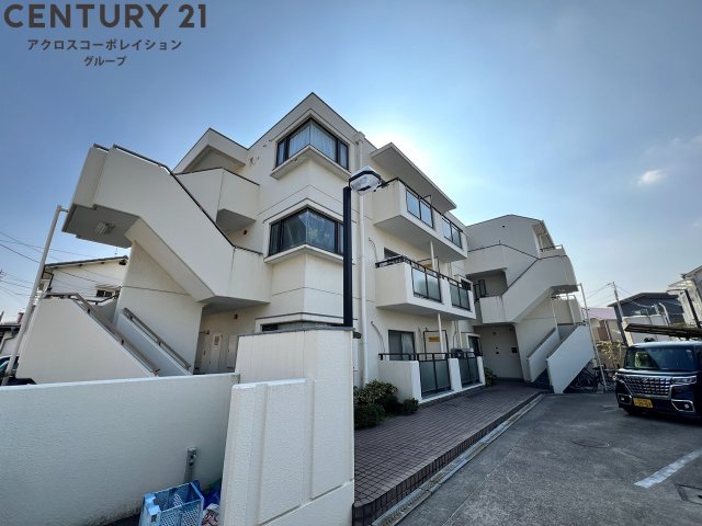 建物外観　敷地内に駐車場あります！