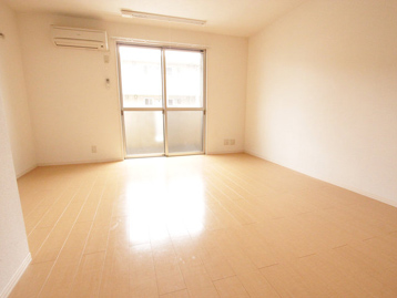 居室・リビング　日当たり10.5帖居室