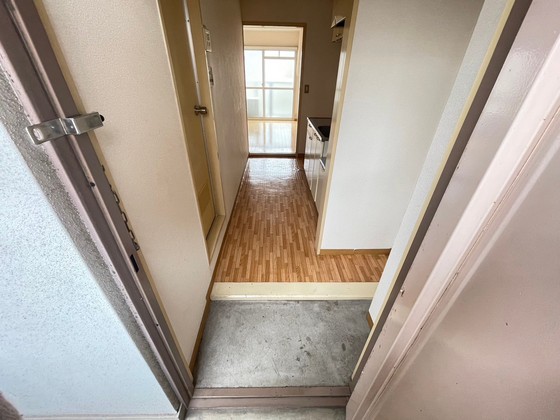 玄関　※別部屋の写真です