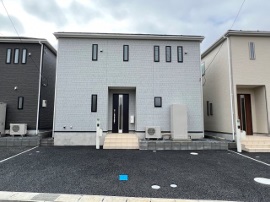 駐車場　駐車場　並列3台駐車も可（車種により）