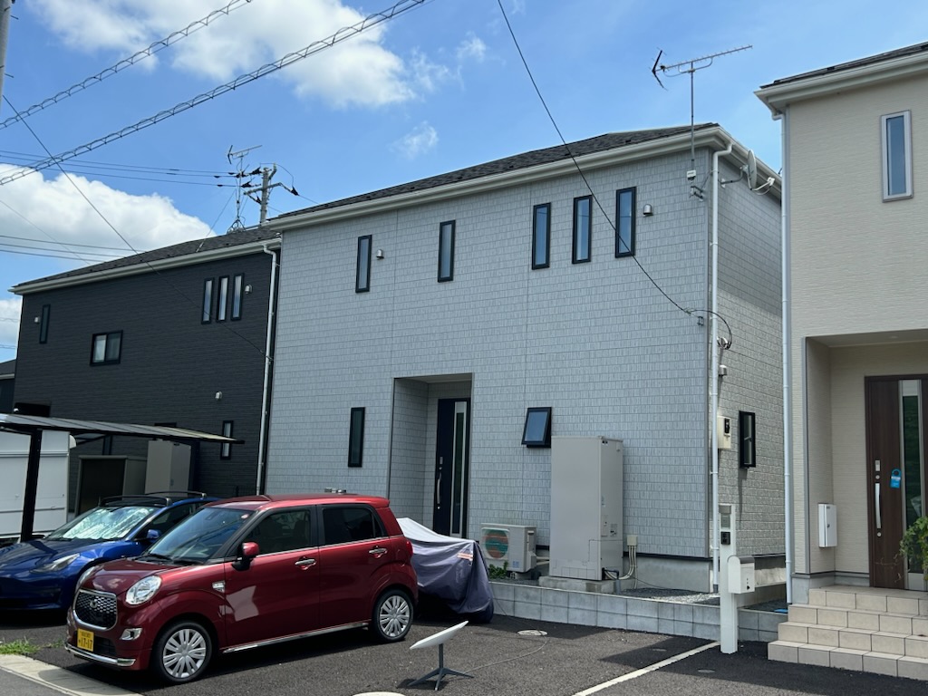 建物外観　ワイドな敷地の4LDK一戸建て