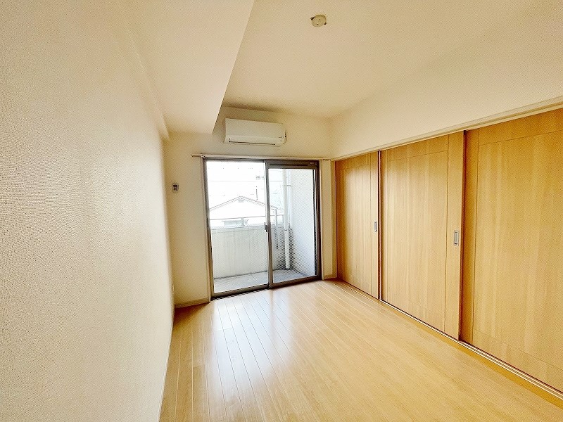 居室・リビング　★洋室5.7帖★