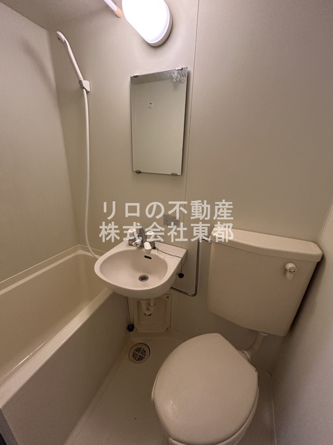 バス・シャワールーム　お掃除がしやすい３点ユニットバスです☆