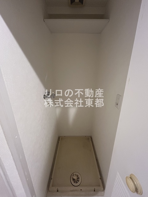 その他　洗濯機置き場は室内にあるので雨に濡れる心配はありません。