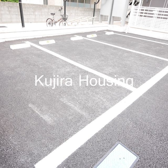 駐車場　敷地内に駐車場あります♪（要空き確認）