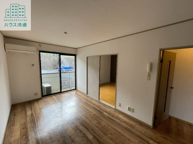 居室・リビング　※別号室参考写真