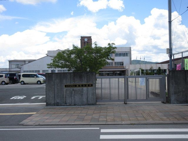 小学校　みやま市立瀬高小学校（小学校）まで510m