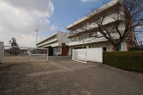 小学校　宗像市立日の里西小学校（小学校）まで537m