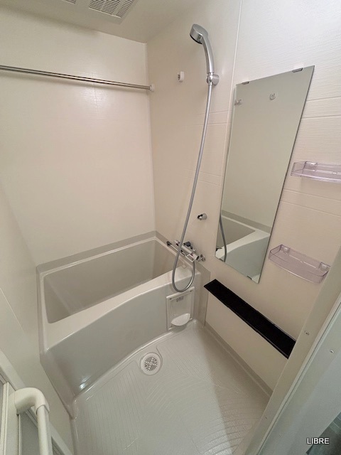 バス・シャワールーム　浴室乾燥機付き！