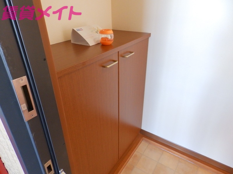 玄関　居室・リビング