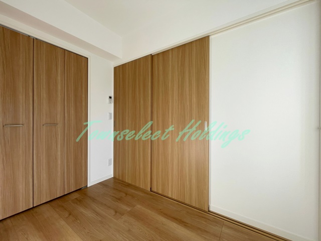 その他部屋・スペース　広くて明るい寝室