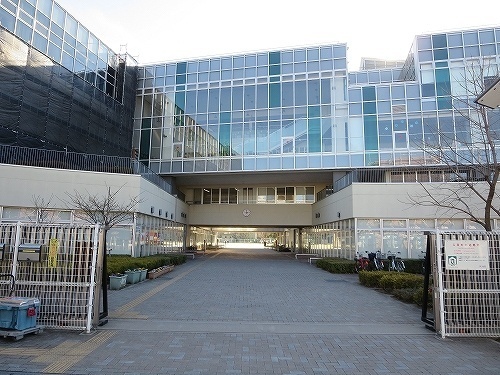 中学校　北区立王子桜中学校（中学校）まで495m