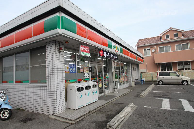 コンビニ　（コンビニ）まで201m