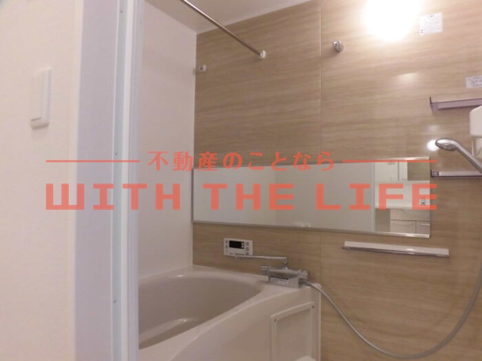 バス・シャワールーム　コンパクトで使いやすいお風呂です