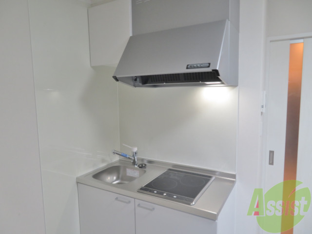 キッチン　キッチンはＩＨコンロです。掃除もし易いですね。