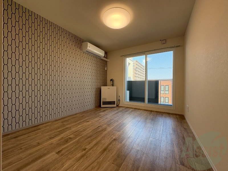 居室・リビング　広くてキレイなお部屋が広がっていて、充実した生活が送れそう。