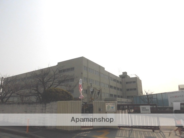 中学校　高槻市立如是中学校（中学校）まで650m