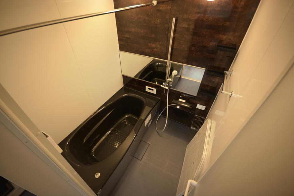 バス・シャワールーム　広々１坪風呂。追い炊き浴室乾燥機付。