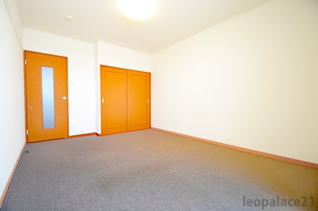 居室・リビング　備品や設備仕様は号室等により異なります現地をご確認下さい。