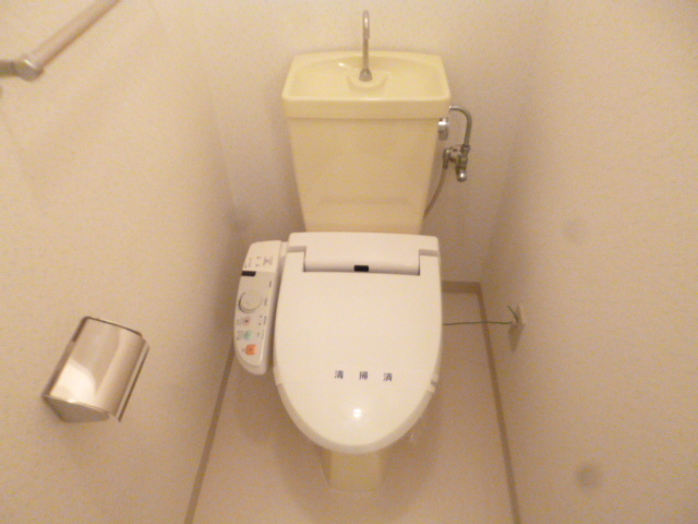 トイレ　トイレにはウォシュレットが付いています。