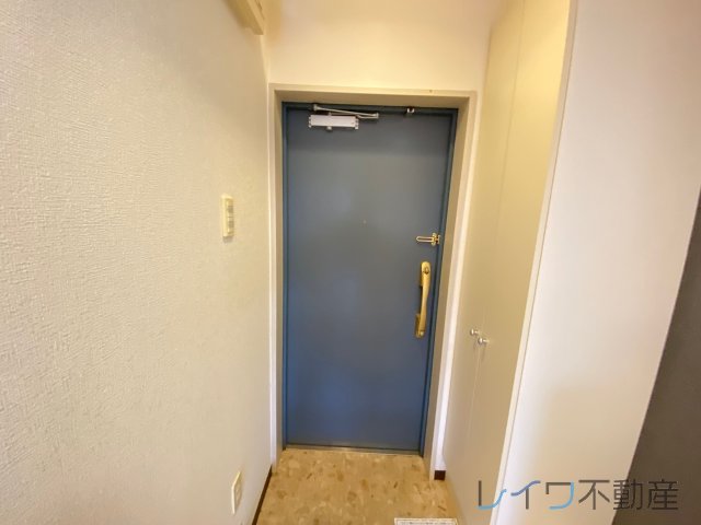 玄関　収納もある玄関です