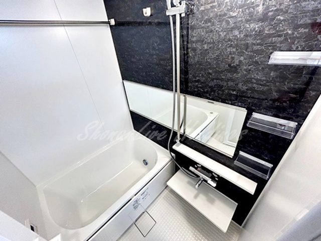 バス・シャワールーム　追い焚き機能・浴室乾燥機付き♪