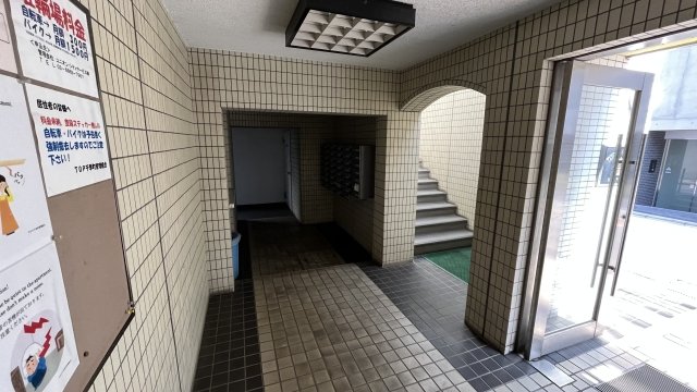 エントランス　清潔なエントランスです