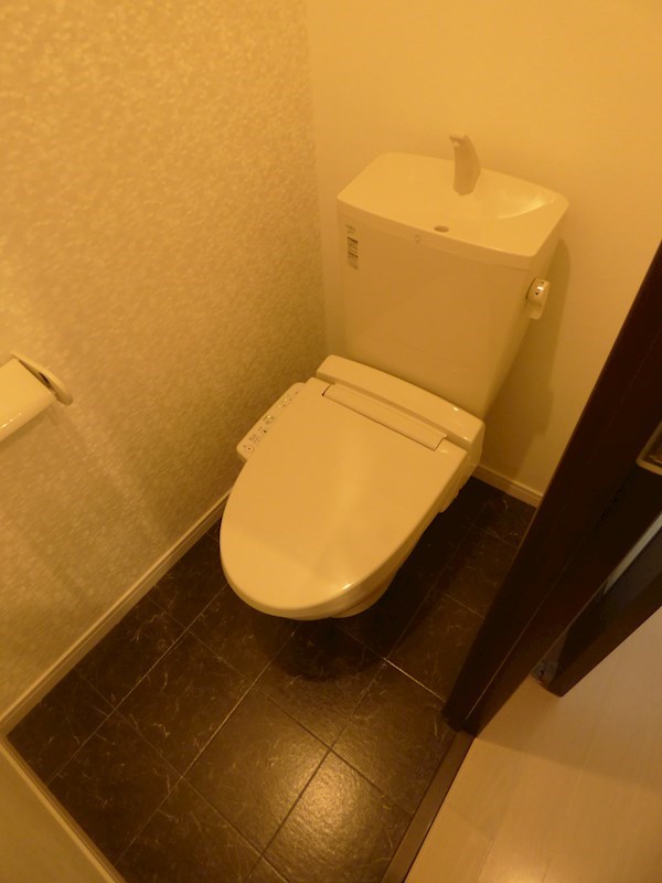 トイレ　※同シリーズの別物件の写真です