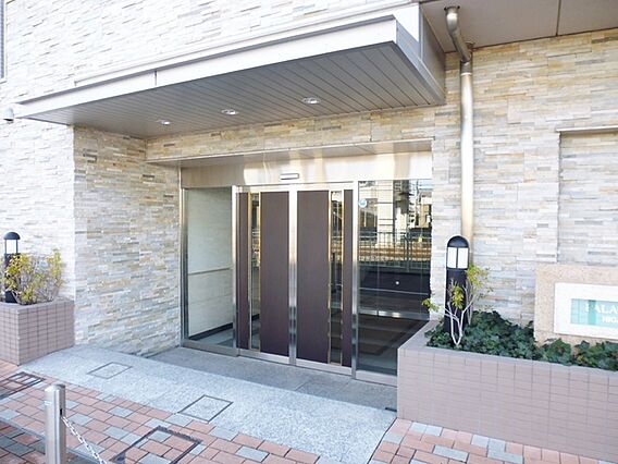 エントランス　ドゥーエ東十条　北区中十条4