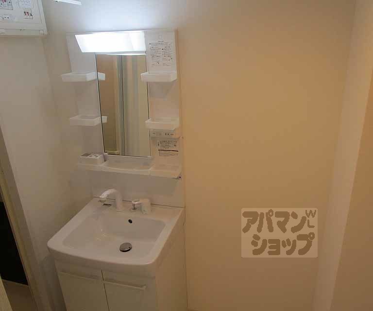 洗面設備　２０１号室の写真です。