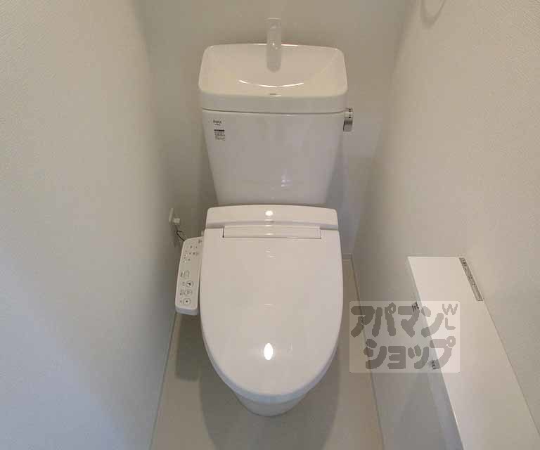 トイレ　２０１号室の写真です。