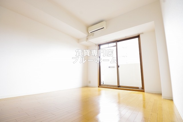 その他部屋・スペース　別角度から見た洋室です！