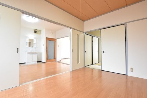 その他部屋・スペース　リビング奥の洋室