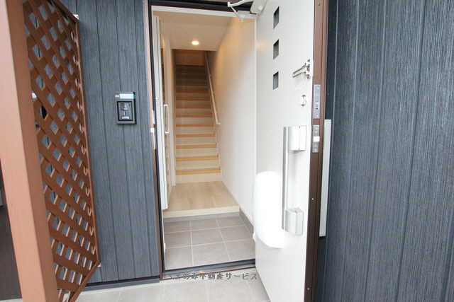 玄関　きれいな玄関です ビクトリアジャスティス　202号室　202