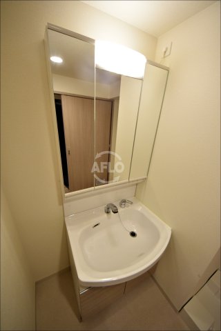 洗面設備　プレサンス北浜レガーロ　独立洗面台