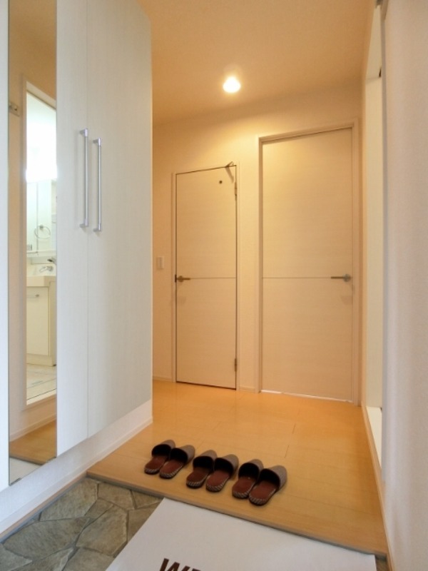 玄関　図面と現状に相違がある場合には現状を優先