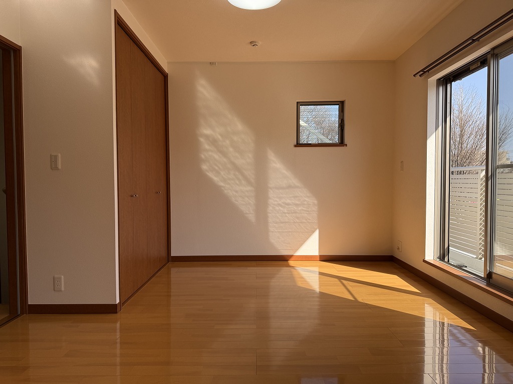 その他設備　2階にある7.2帖の東南角部屋。明るく開放的な空間です。